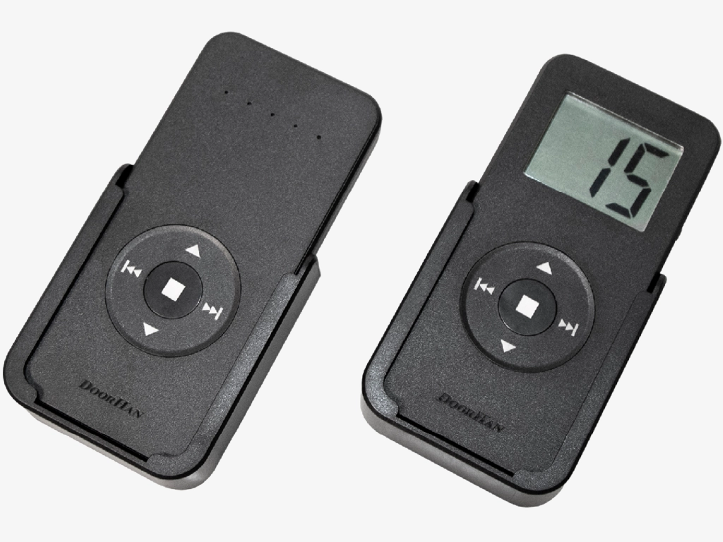 Пульты TRANSMITTER 5PRO-BLACK/15PRO-BLACK/15TIMER-PRO-BLACK предназначены для дистанционного управления всеми видами автоматики DoorHan, произведенной с 2021 года. Занимают две ячейки памяти в радиоприемнике привода. С помощью данных пультов можно реализовать одновременное или раздельное управление сразу пятью/пятнадцатью устройствами.